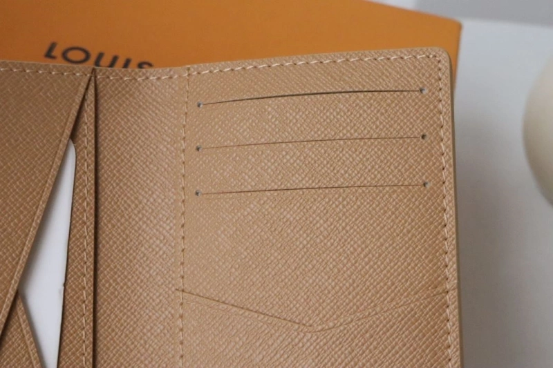 LV Wallets 4178H-0045