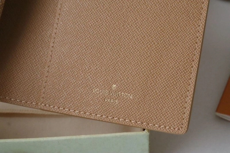 LV Wallets 4178H-0050