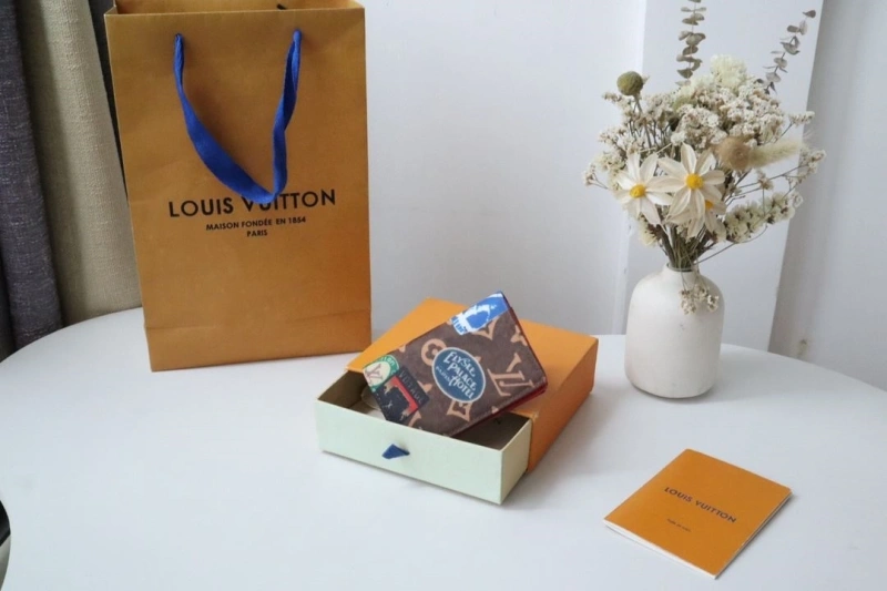 LV Wallets 4178H-0054