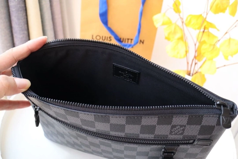 LV Clutch Bags 4178H-0073