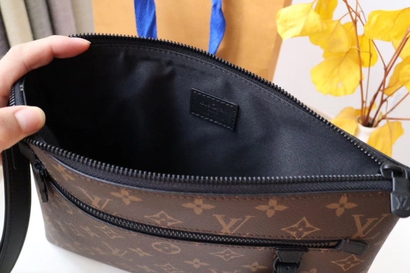 LV Clutch Bags 4178H-0076