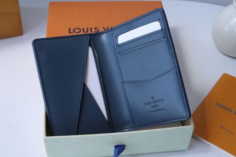 LV Wallets 4178H-0082