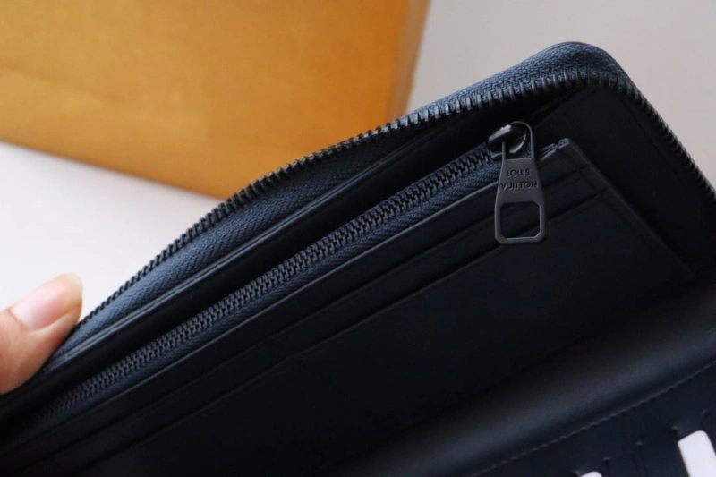 LV Wallets 4178H-0161