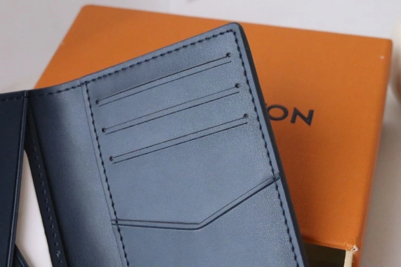 LV Wallets 4178H-0167