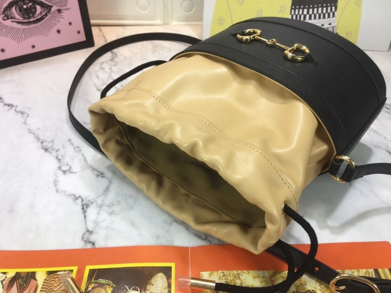 Gvc*1 bucket bags 4186-0481
