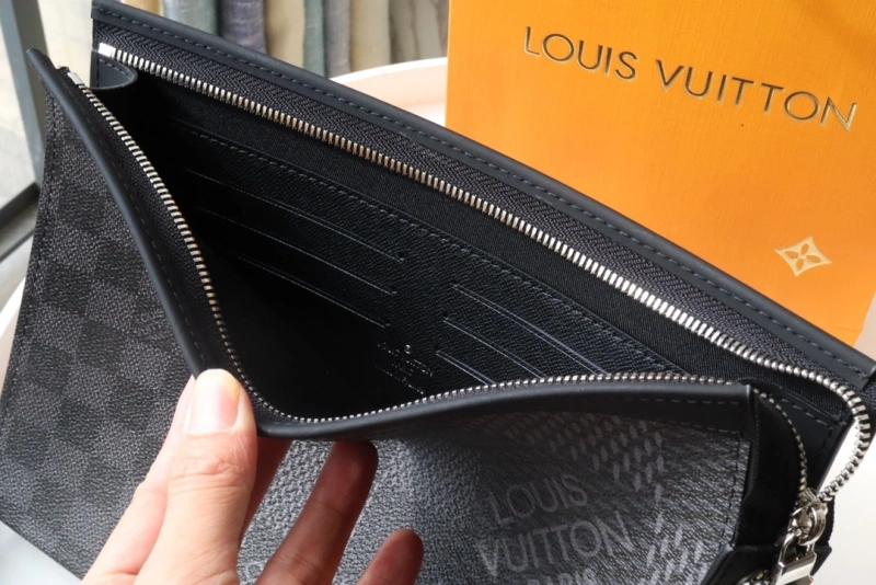LV Clutch Bags 4192A-0002