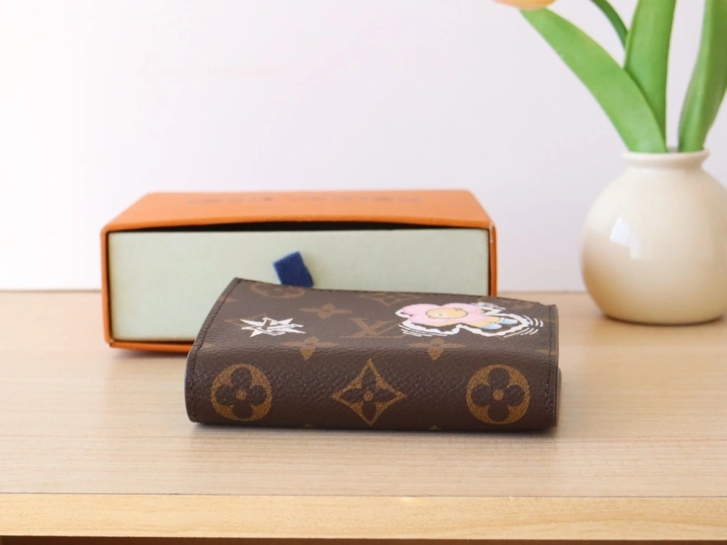 LV Wallets 4192A-0008