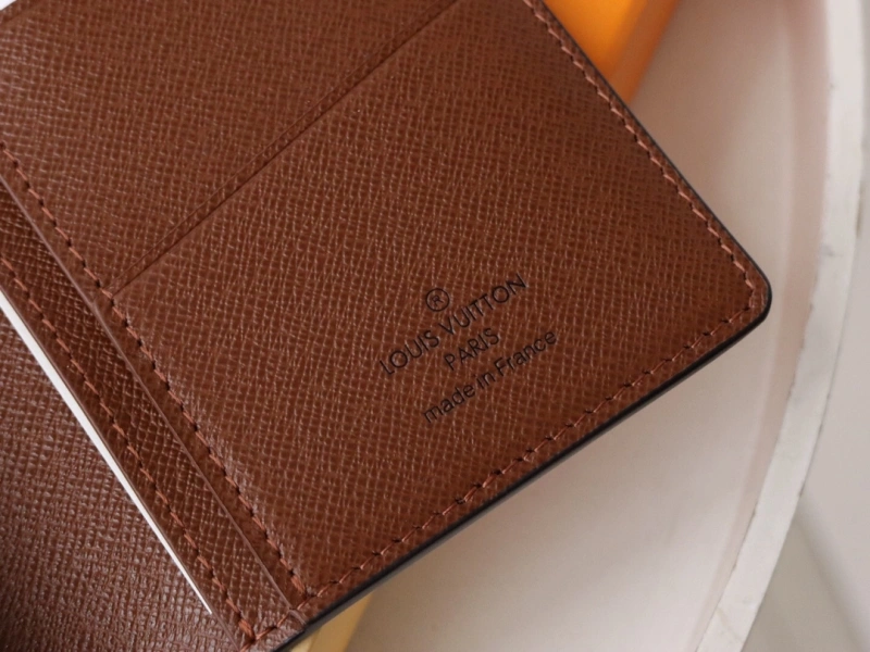 LV Wallets 4192A-0018