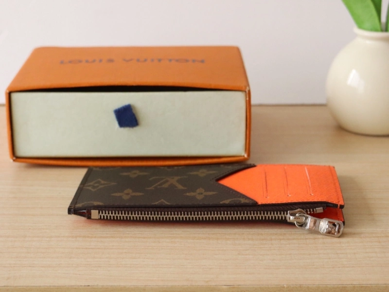 LV Wallets 4192A-0033