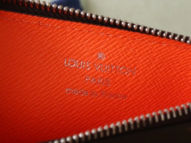 LV Wallets 4192A-0033