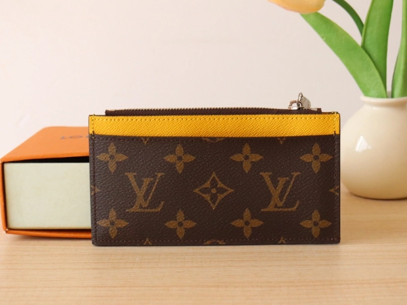 LV Wallets 4192A-0035