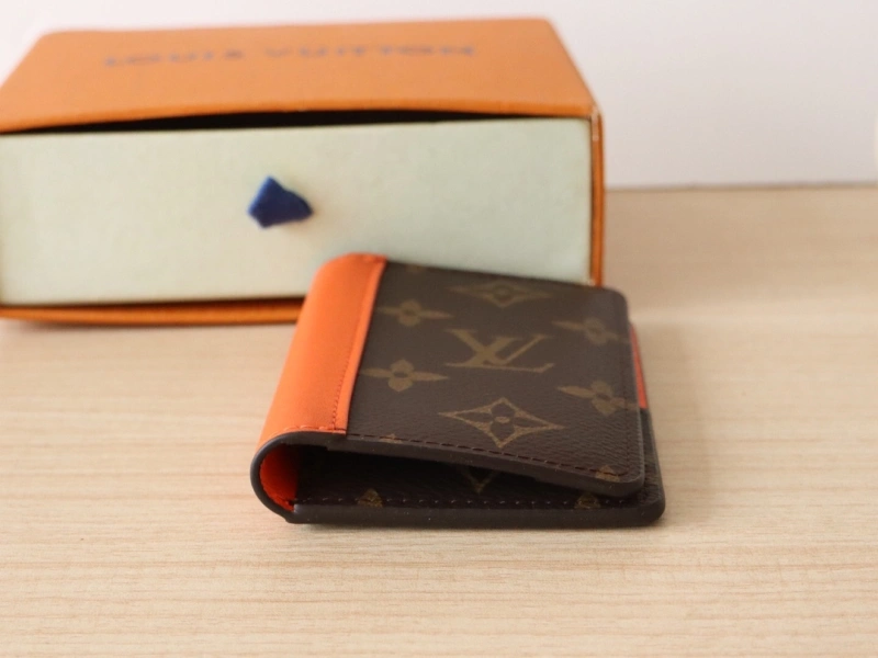 LV Wallets 4192A-0041