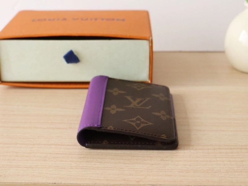 LV Wallets 4192A-0042