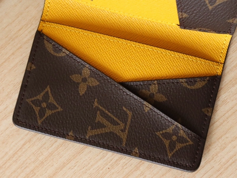 LV Wallets 4192A-0043