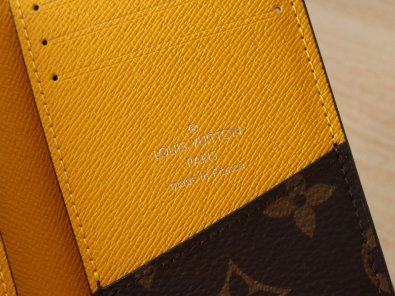 LV Wallets 4192A-0043