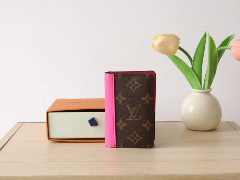LV Wallets 4192A-0044