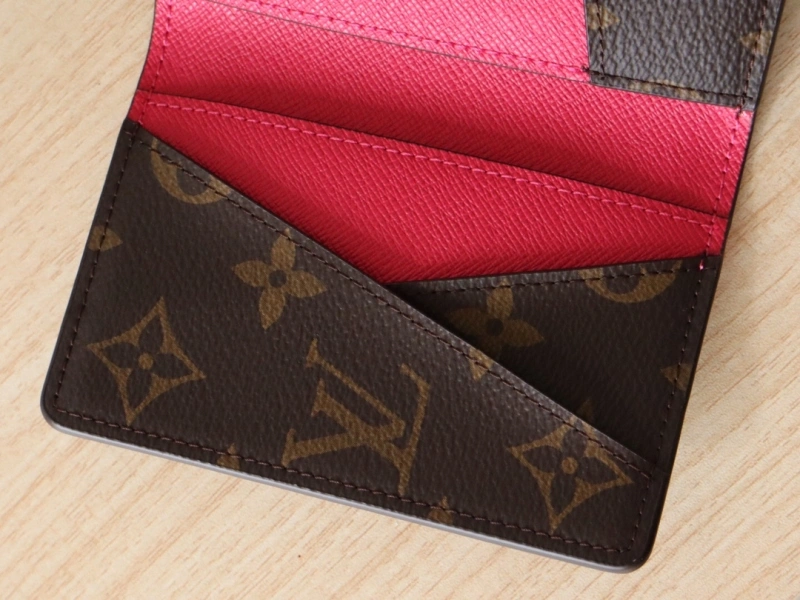 LV Wallets 4192A-0044