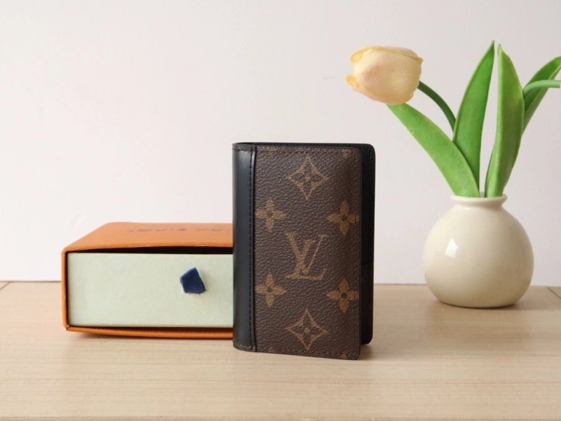 LV Wallets 4192A-0045