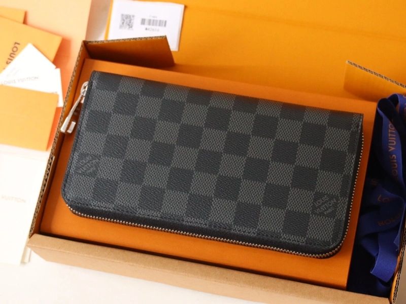 LV Wallets 4192A-0046