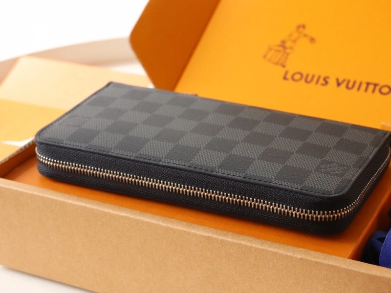 LV Wallets 4192A-0046