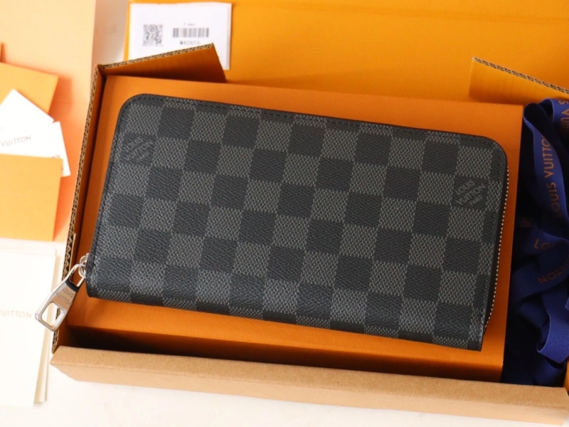 LV Wallets 4192A-0046