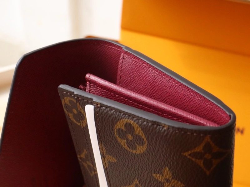 LV Wallets 4192A-0069