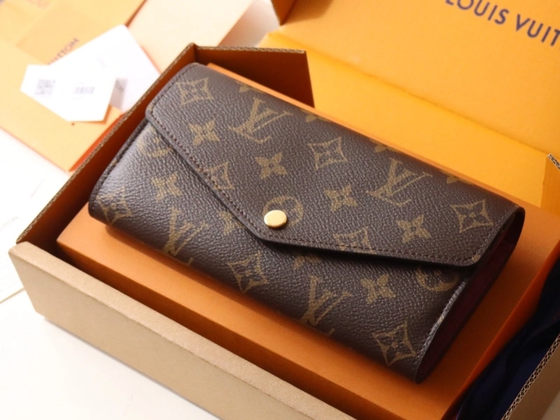 LV Wallets 4192A-0069