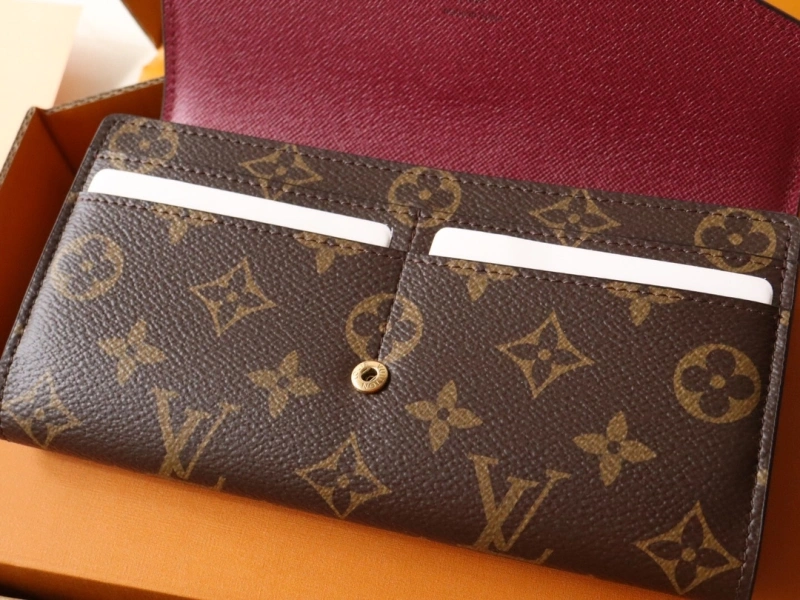 LV Wallets 4192A-0069