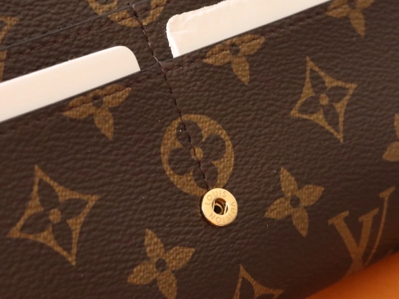 LV Wallets 4192A-0071