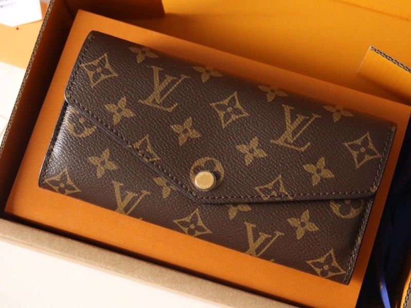 LV Wallets 4192A-0071
