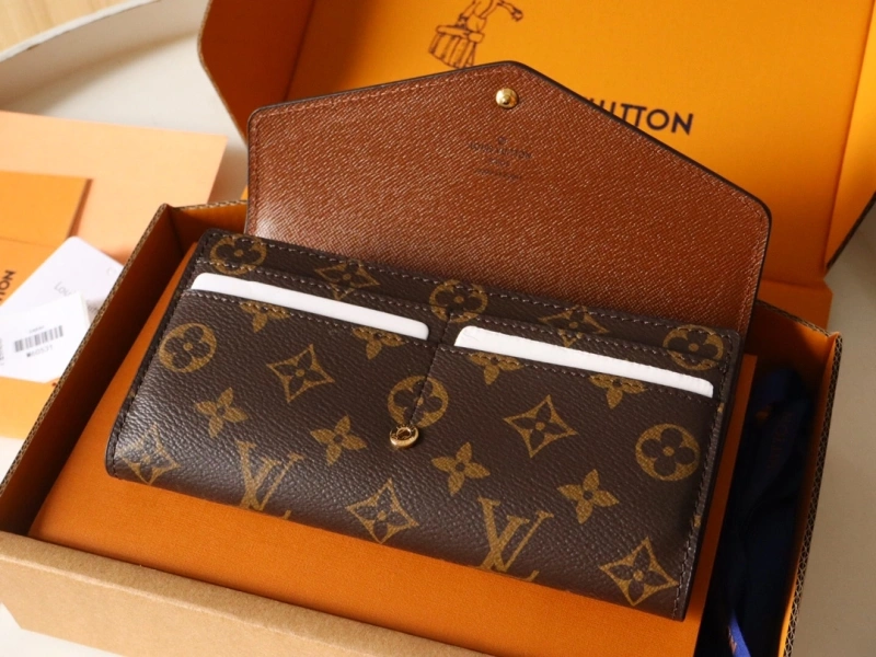 LV Wallets 4192A-0071