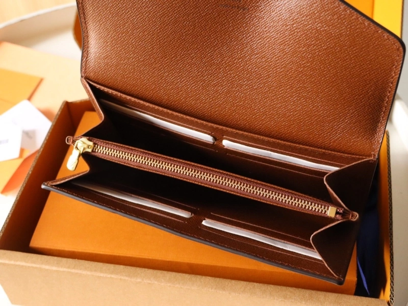 LV Wallets 4192A-0071