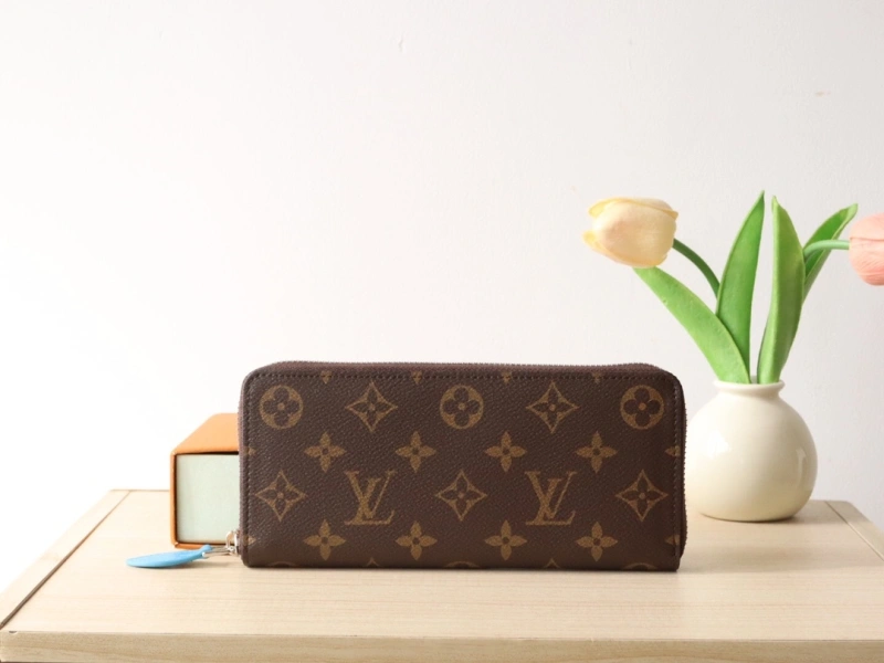 LV Wallets 4192A-0074
