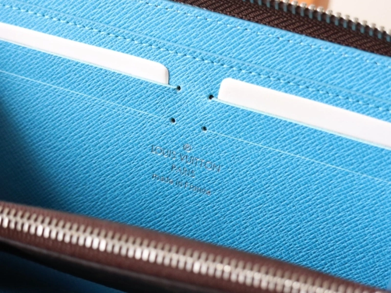 LV Wallets 4192A-0074