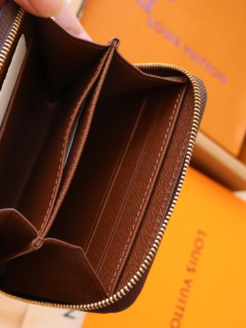 LV Wallets 4192A-0094