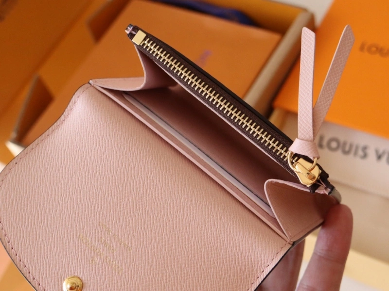 LV Wallets 4192A-0095