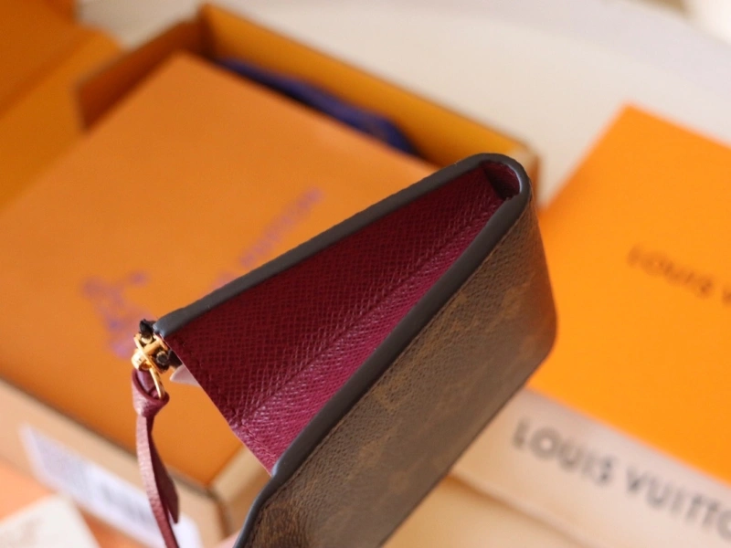 LV Wallets 4192A-0096