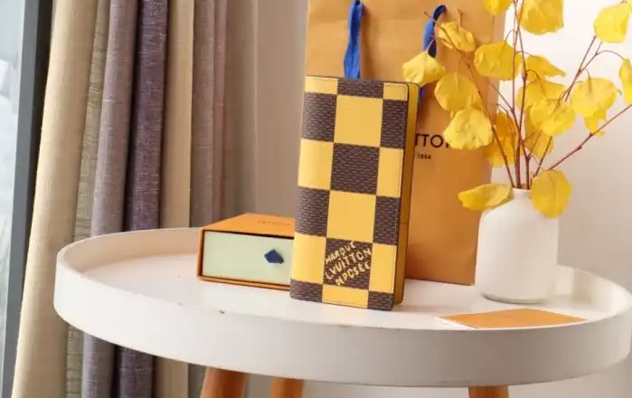 LV Wallets 4192D-0004