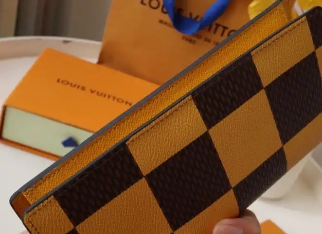 LV Wallets 4192D-0004