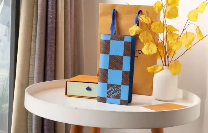 LV Wallets 4192D-0005