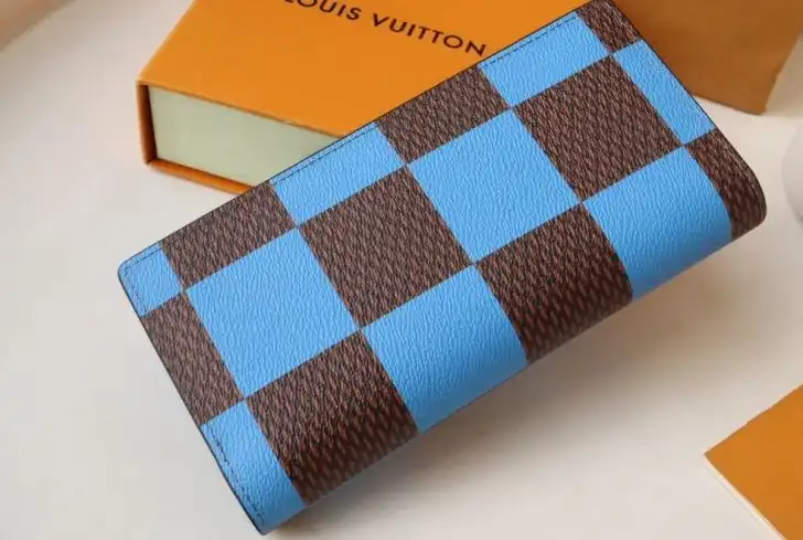LV Wallets 4192D-0005