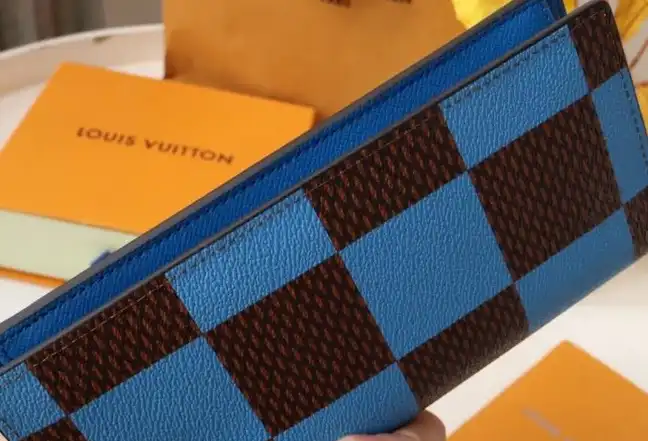 LV Wallets 4192D-0005