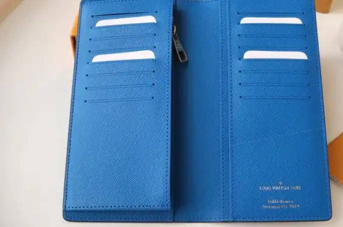 LV Wallets 4192D-0005