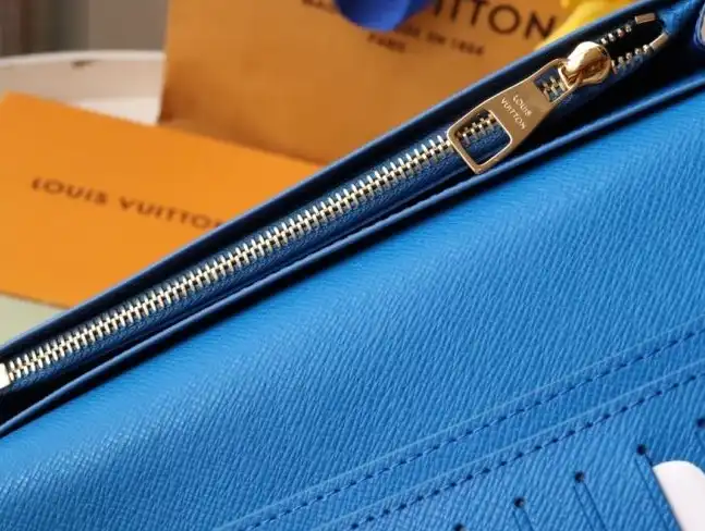 LV Wallets 4192D-0005