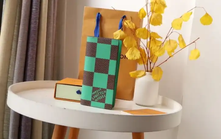 LV Wallets 4192D-0006