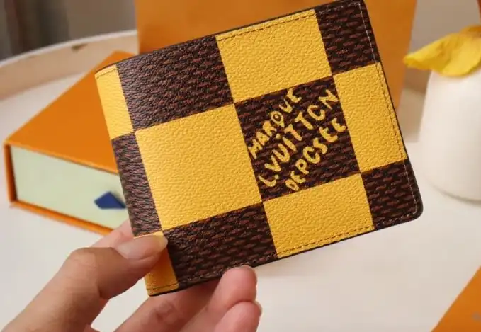 LV Wallets 4192D-0009