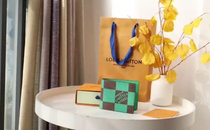 LV Wallets 4192D-0011