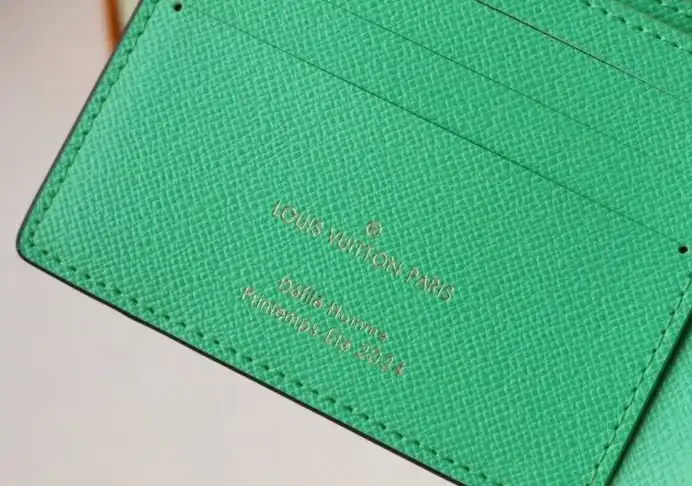 LV Wallets 4192D-0011