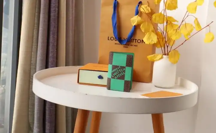 LV Wallets 4192D-0015
