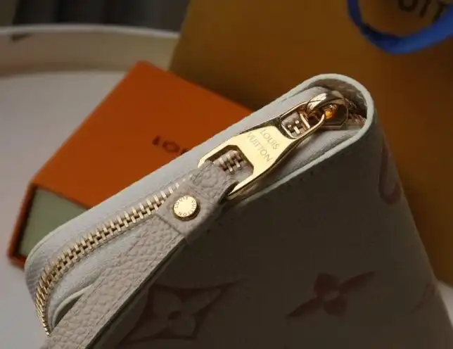 LV Wallets 4192D-0018